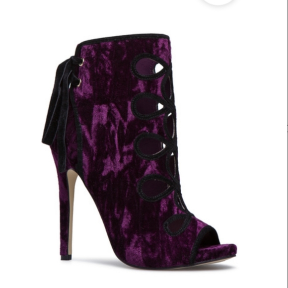 Stiletto Heeled Peeptoe Bootie - Picture 11 of 15